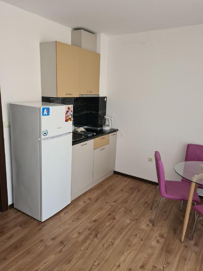 Sea Shore Apartment Свети Влас Екстериор снимка