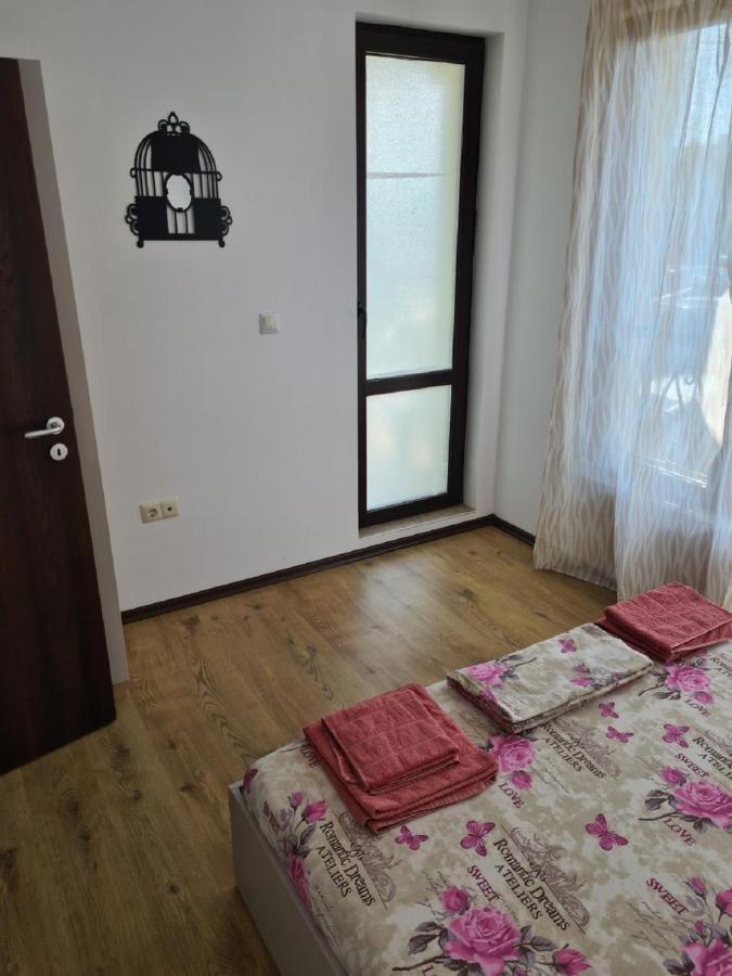 Sea Shore Apartment Свети Влас Екстериор снимка